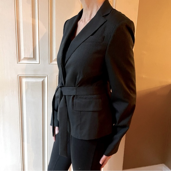 Blazer size Small. - Picture 3 of 3